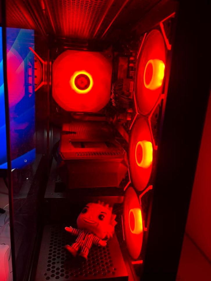 Gaming pc met WiFi RX 9060 XT xfx mercury. AMD ryzen 5 7600x, Computers en Software, Desktop Pc's, Zo goed als nieuw, 4 Ghz of meer