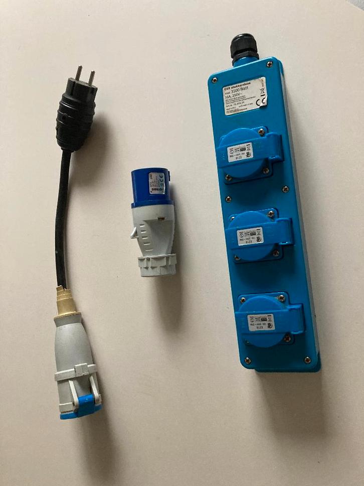 CEE STEKKERDOOS - VERLOOPSTEKKER - STEKKER - CAMPEREN, Musique & Instruments, Câbles & Prises, Utilisé, Enlèvement ou Envoi