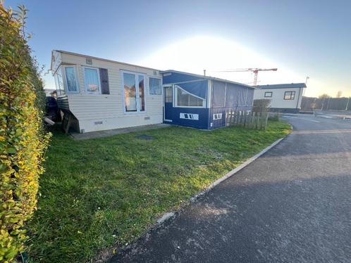 Ruime caravan (10m) met voortent op Camping Duinezwin, Caravans en Kamperen, Stacaravans, tot en met 6, Ophalen of Verzenden
