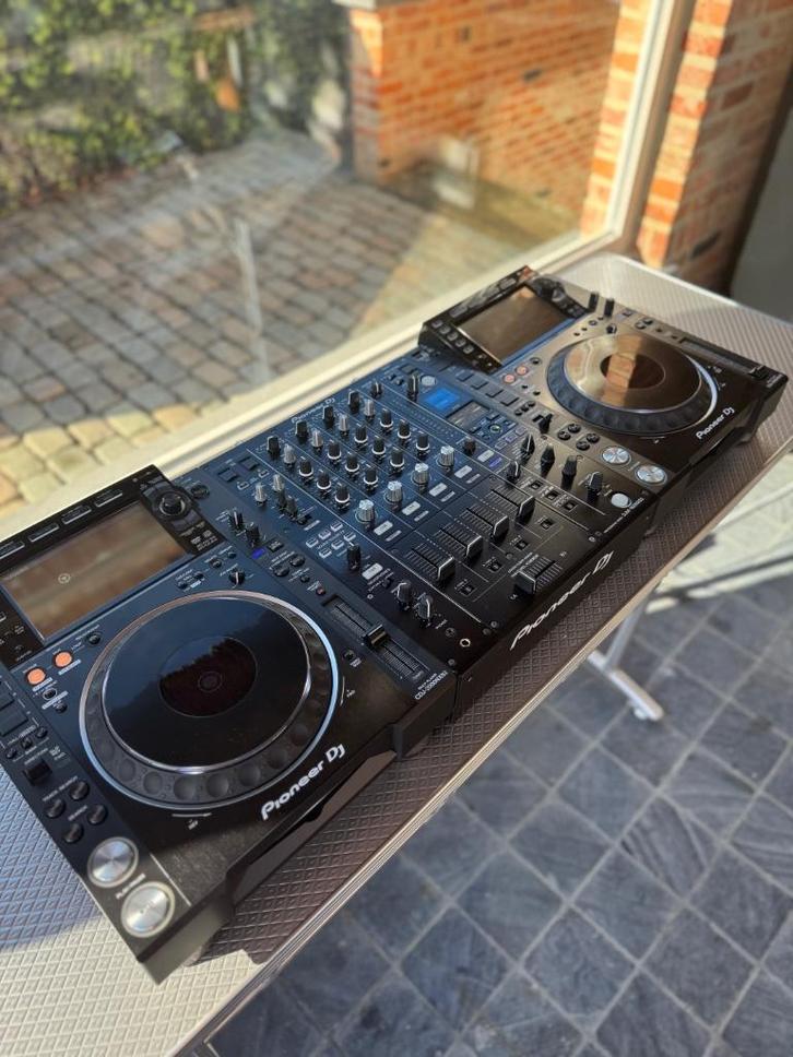 Pioneer CDJ-2000 Nexus 2 + DJM-900 Nexus 2 set + flightcase, Muziek en Instrumenten, Dj-sets en Draaitafels, Zo goed als nieuw