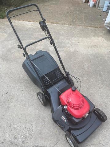 Grasmaaier Benzine met een degelijke honda hrm 535 mulching, Tuin en Terras, Ophalen, Zo goed als nieuw
