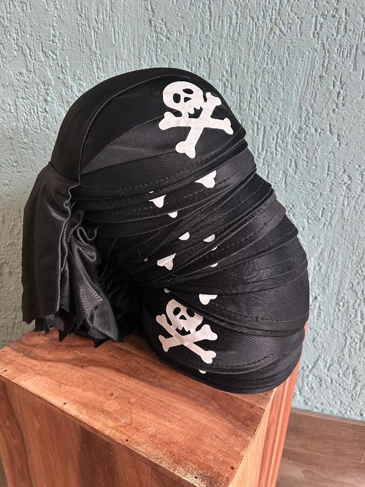 25 piratenhoeden carnaval, Kinderen en Baby's, Carnavalskleding en Verkleedspullen, Zo goed als nieuw, Jongen of Meisje, 134 t/m 140