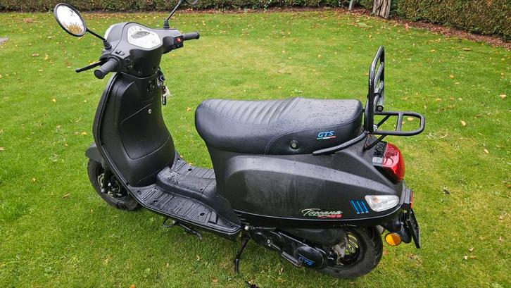 GTS Toscane  50 cc, Fietsen en Brommers, Scooters | Kymco, Ophalen