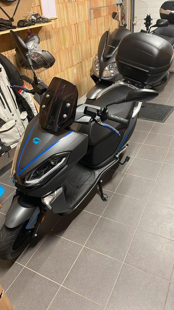 Electrische scooter Lifan E4 b klasse bj ‘24, Fietsen en Brommers, Brommers | Overige merken, Zo goed als nieuw, Klasse B (45 km/u)