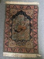 Handgeknoopt (wand)tapijtje, Antiek en Kunst, Antiek | Tapijten, Tafelkleden en Textiel, Ophalen