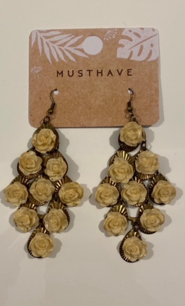 Goudkleurige oorbellen met ecru bloemen, Bijoux, Sacs & Beauté, Boucles d'oreilles, Enlèvement ou Envoi, Neuf, Beige, Pendantes