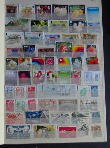Postzegelalbum A4 (07) zegels uit veel landen beschikbaar voor biedingen
