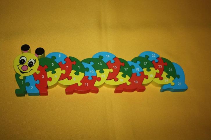 Rups , houten figuurzaagpuzzel ( nummers , cijfers ), Kinderen en Baby's, Speelgoed | Houten speelgoed, Zo goed als nieuw, Overige typen