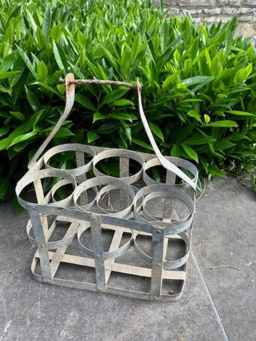 HEEL OUD IJZEREN FLESSENMANDJE IN GOEDE STAAT. JAREN 20, Antiek en Kunst, Curiosa en Brocante, Ophalen of Verzenden