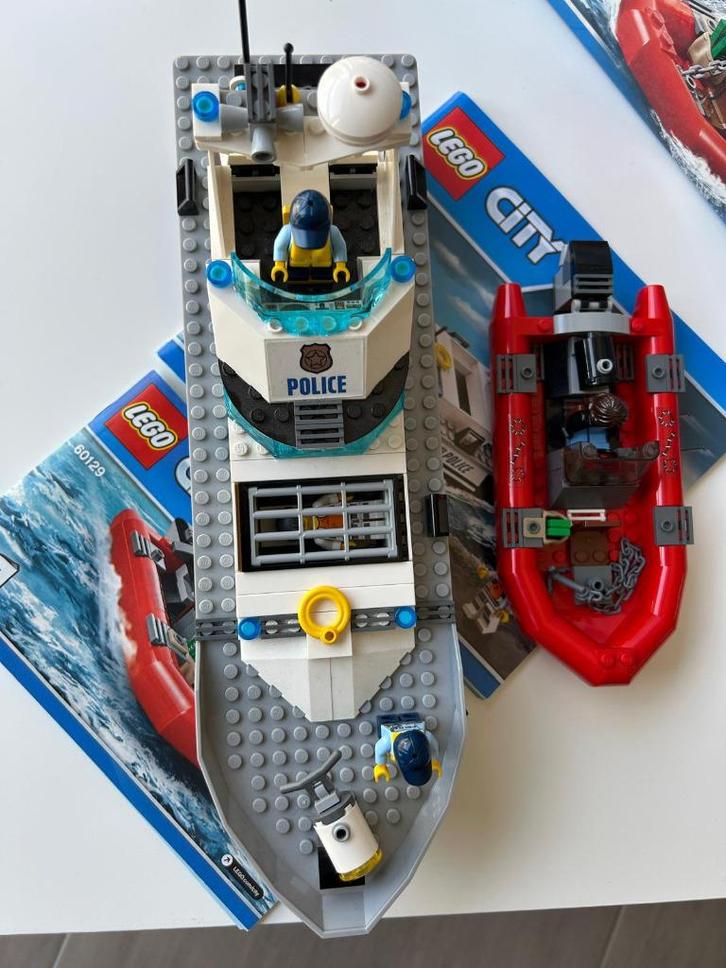 Drijvende LegoCity Politie patrouilleboot & boevenboot 60129, Kinderen en Baby's, Speelgoed | Duplo en Lego, Zo goed als nieuw