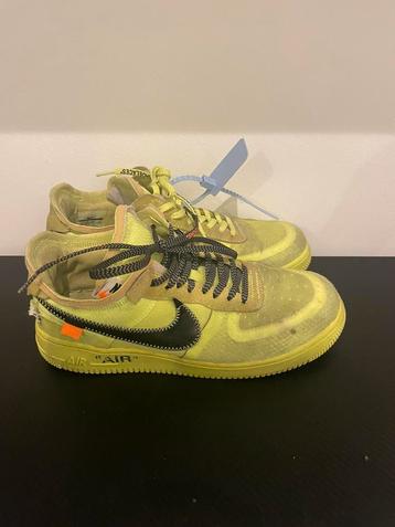 Nike X baskets Air Force 1 Low "Volt" blanc cassé