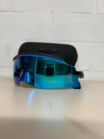 Oakley Kato Polished Black Prizm Sapphire beschikbaar voor biedingen