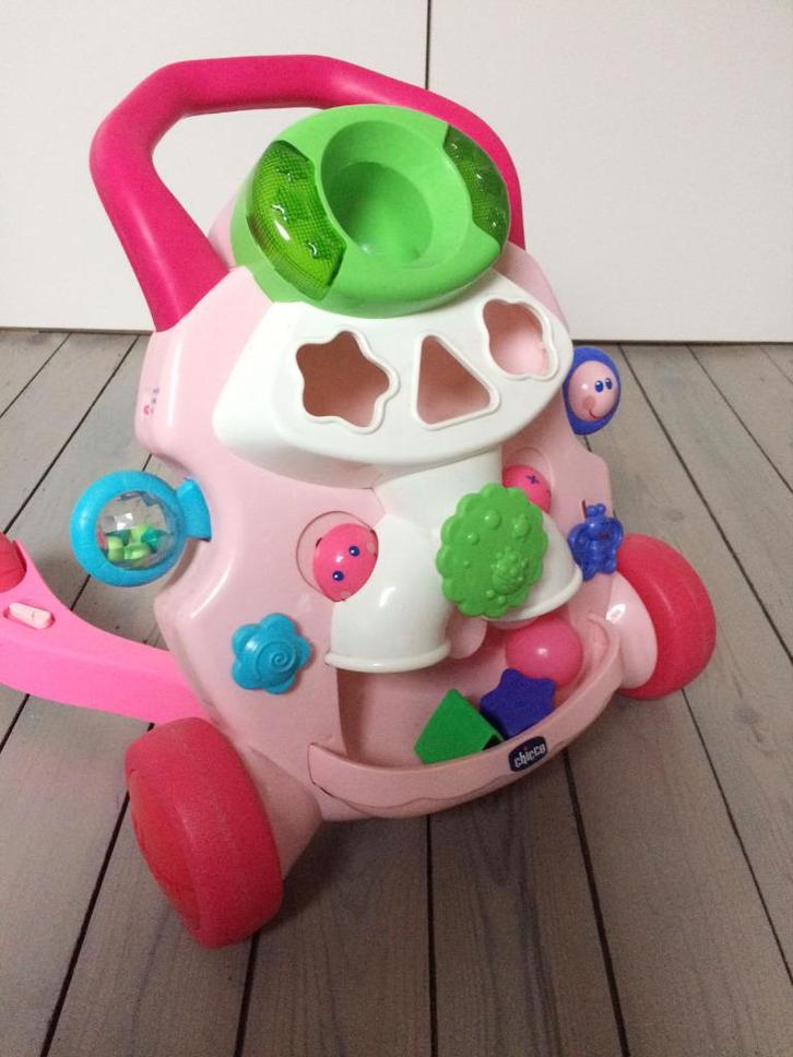 Loopwagentje Chicco, Kinderen en Baby's, Speelgoed | Babyspeelgoed, Zo goed als nieuw, Ophalen