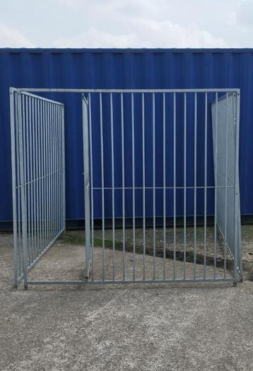 Hondenren, Voliere met deur, panelen, roosters x3st beschikbaar voor biedingen