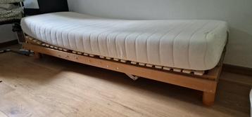 Lit 1 personne avec sommier électrique et matelas beschikbaar voor biedingen