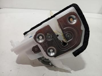 PORTIERVANGER CV ELEKTR. RECHTS ACHTER Mazda 2 (DJ / DL) beschikbaar voor biedingen