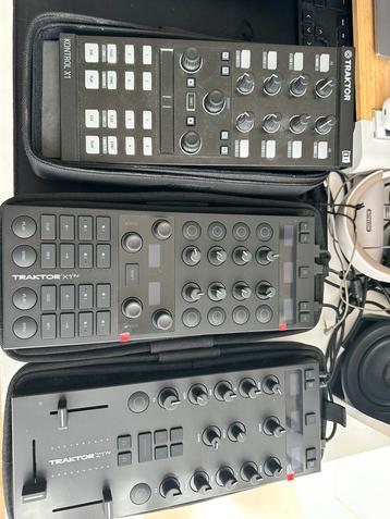 Native instruments X1mk3 + x1mk2 + z1mk2 +dm40 beschikbaar voor biedingen