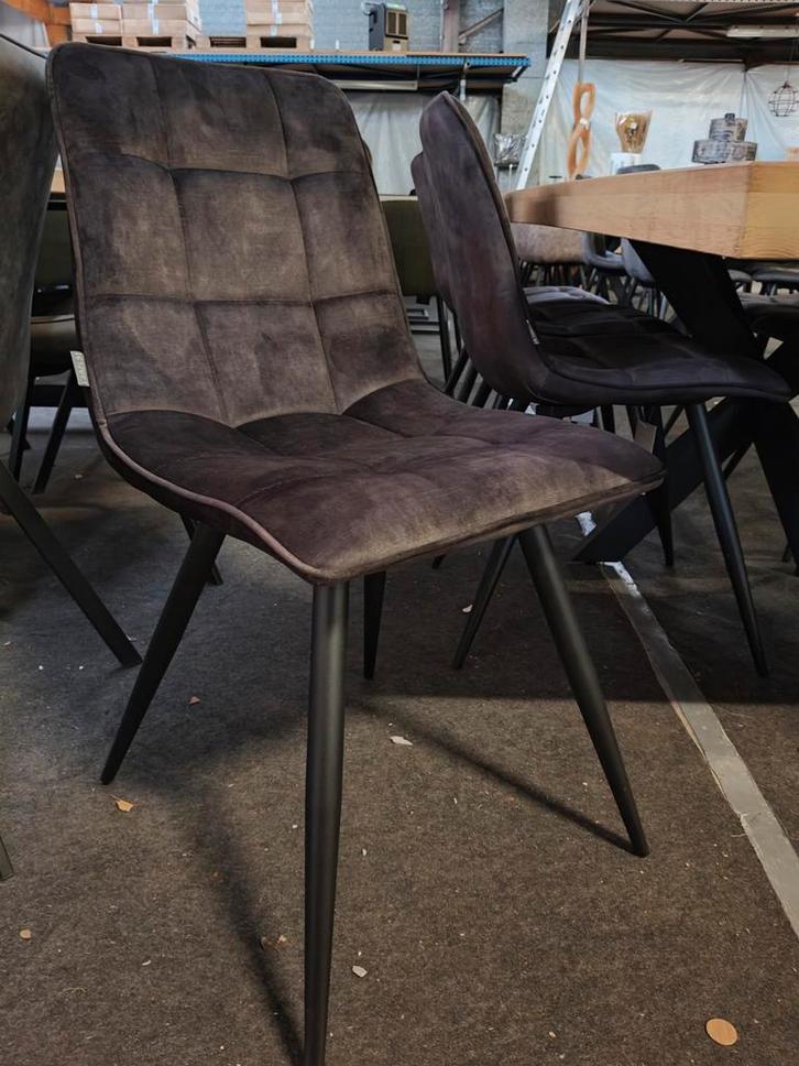 Stoel zwart (outlet), Huis en Inrichting, Woonaccessoires | Overige, Nieuw, Ophalen