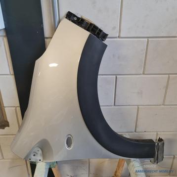 Spatbord rechts voor Suzuki Alto Cross VII 7 HA25 zilver met beschikbaar voor biedingen