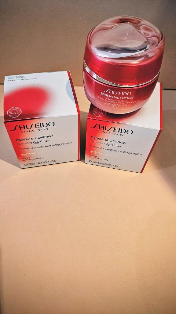SHISEIDO Essential energy HYDRATING CREAM SPF 20 ( NIEUW ), Handtassen en Accessoires, Uiterlijk | Gezichtsverzorging, Nieuw, Verzorging