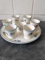 Schotel met 6 eierdopjes en zout kommetje, Antiek en Kunst, Antiek | Servies compleet, Ophalen of Verzenden