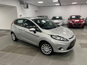 FORD FIESTA 2012 BENZINE 137.000 KM NIEUW STAAT