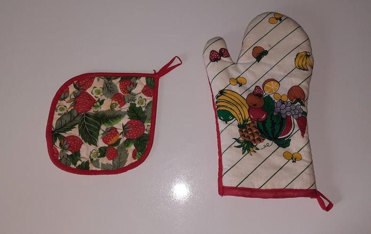 1 manique + 1 gant de cuisine, Maison & Meubles, Cuisine | Casseroles & Poêles, Utilisé, Enlèvement ou Envoi