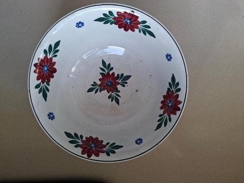 Saladeschaal „Les Floralies” van keramiek (oud), Huis en Inrichting, Keuken | Servies, Gebruikt, Overige typen, Keramiek, Ophalen of Verzenden