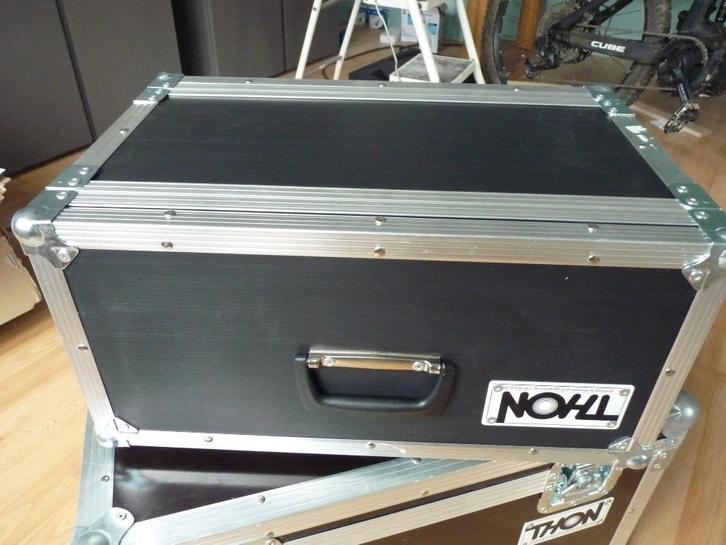 FLIGHT CASE 5U - REF THON 191784, Muziek en Instrumenten, Behuizingen en Koffers, Zo goed als nieuw, Flightcase, Ophalen of Verzenden