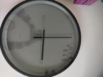 Wandklok.  €20 beschikbaar voor biedingen