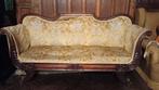 Massief houten sofa met versieringen., Enlèvement