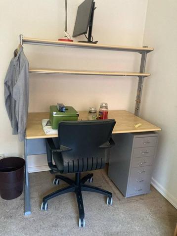 Bureau beschikbaar voor biedingen