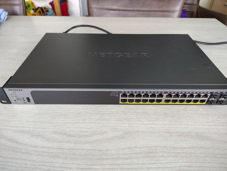 Netgear GS728TPv2 switch 24-port/PoE+/Layer3/4x SFP, Computers en Software, Netwerk switches, Ophalen of Verzenden