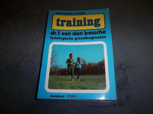 Boek - Training - 330 blz, Boeken, Sportboeken, Zo goed als nieuw, Lopen en Fietsen, Ophalen of Verzenden
