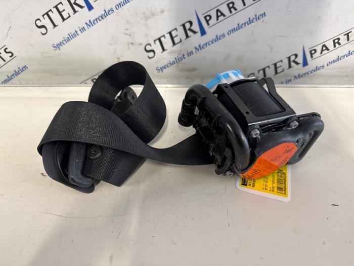 Veiligheidsgordel rechts-voor van een Mercedes B-Klasse, Auto-onderdelen, Interieur en Bekleding, Mercedes-Benz, Gebruikt, 3 maanden garantie
