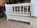 Kinder bedje met schomel functie, Kinderen en Baby's, Kinderkamer | Bedden, Ophalen, Zo goed als nieuw, Minder dan 140 cm, Minder dan 70 cm