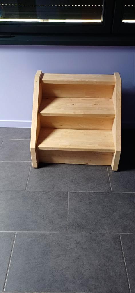 Degelijke trap voor allerlei, huisdieren hulptrapje enzo, Doe-het-zelf en Bouw, Ladders en Trappen, Trap, Ophalen