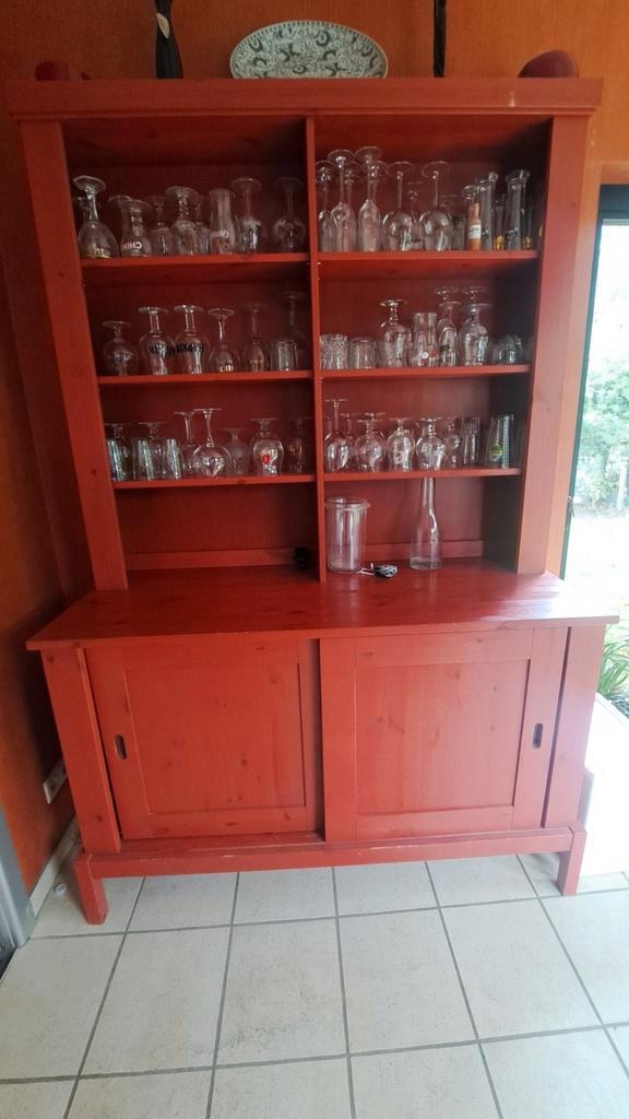 Grand vaisselier Ikea couleur "terracotta", Maison & Meubles, Armoires | Casiers, Comme neuf, Enlèvement ou Envoi