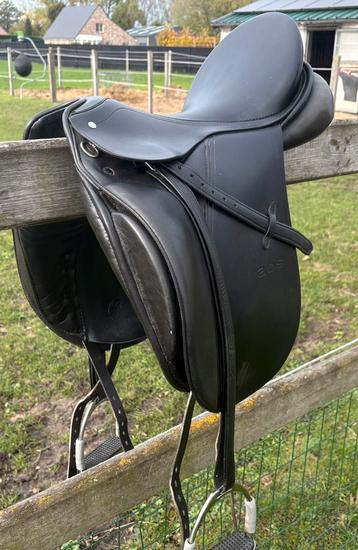 Dressuurzadel Passier ABS – 17 inch + nieuwe beugels beschikbaar voor biedingen