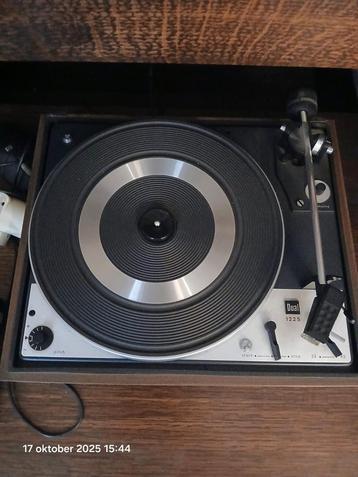 Plattendraaier Dual type cs 1225.
Geschikt voor 33 en 45 toe beschikbaar voor biedingen