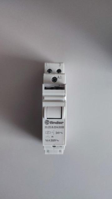Télérupteurs électromécaniques FINDER 16A 250V beschikbaar voor biedingen