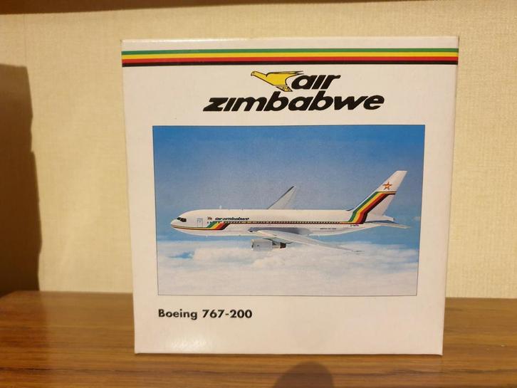 Air Zimbabwe, Verzamelen, Luchtvaart en Vliegtuigspotten, Zo goed als nieuw, Schaalmodel, Ophalen of Verzenden