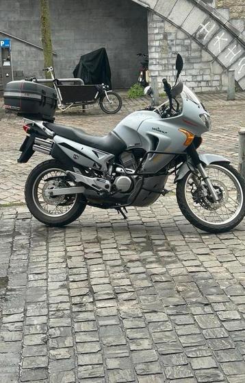 Honda transalp 650 xl V maniakaal onderhouden!leveren mog. beschikbaar voor biedingen