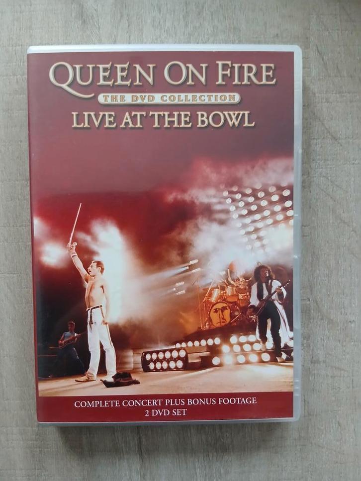 Queen „Live at the Bowl” 2 dvd's, Cd's en Dvd's, Dvd's | Muziek en Concerten, Zo goed als nieuw, Ophalen of Verzenden