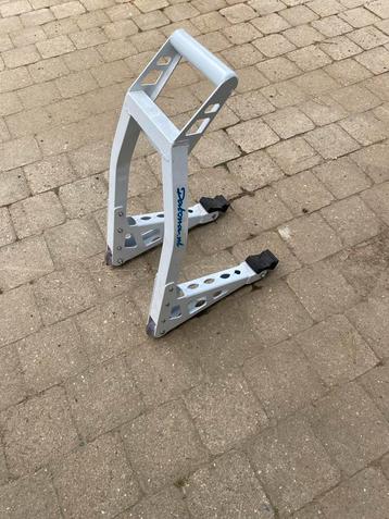Motorsteun beschikbaar voor biedingen