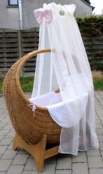 Mooie rotan wieg met hemel en bekleding., Kinderen en Baby's, Babywiegjes en Ledikanten, Ophalen, Zo goed als nieuw, Wieg