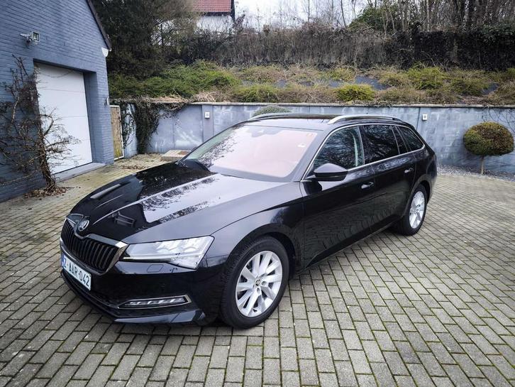 Skoda Superb Superb Combi 1.6 CR TDi Style DSG (bj 2020), Auto's, Skoda, Bedrijf, Te koop, Superb, ABS, Achteruitrijcamera, Adaptive Cruise Control