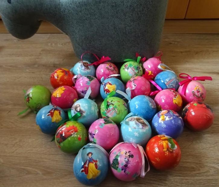 26 onbreekbare Disney kerstballen, Diversen, Kerst, Zo goed als nieuw, Ophalen of Verzenden