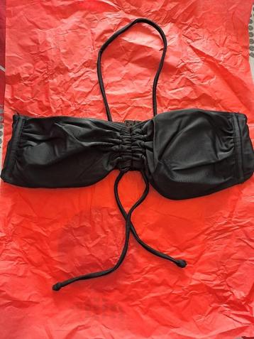 Bikini beschikbaar voor biedingen