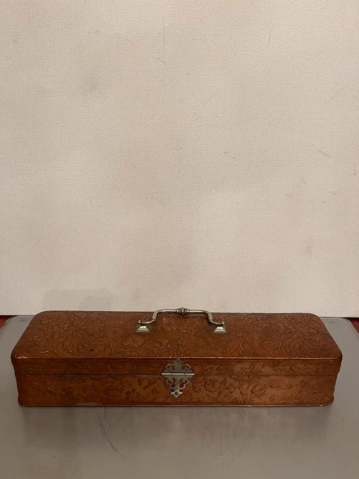 Antieke leren doos, Huis en Inrichting, Woonaccessoires | Kisten, Ophalen of Verzenden